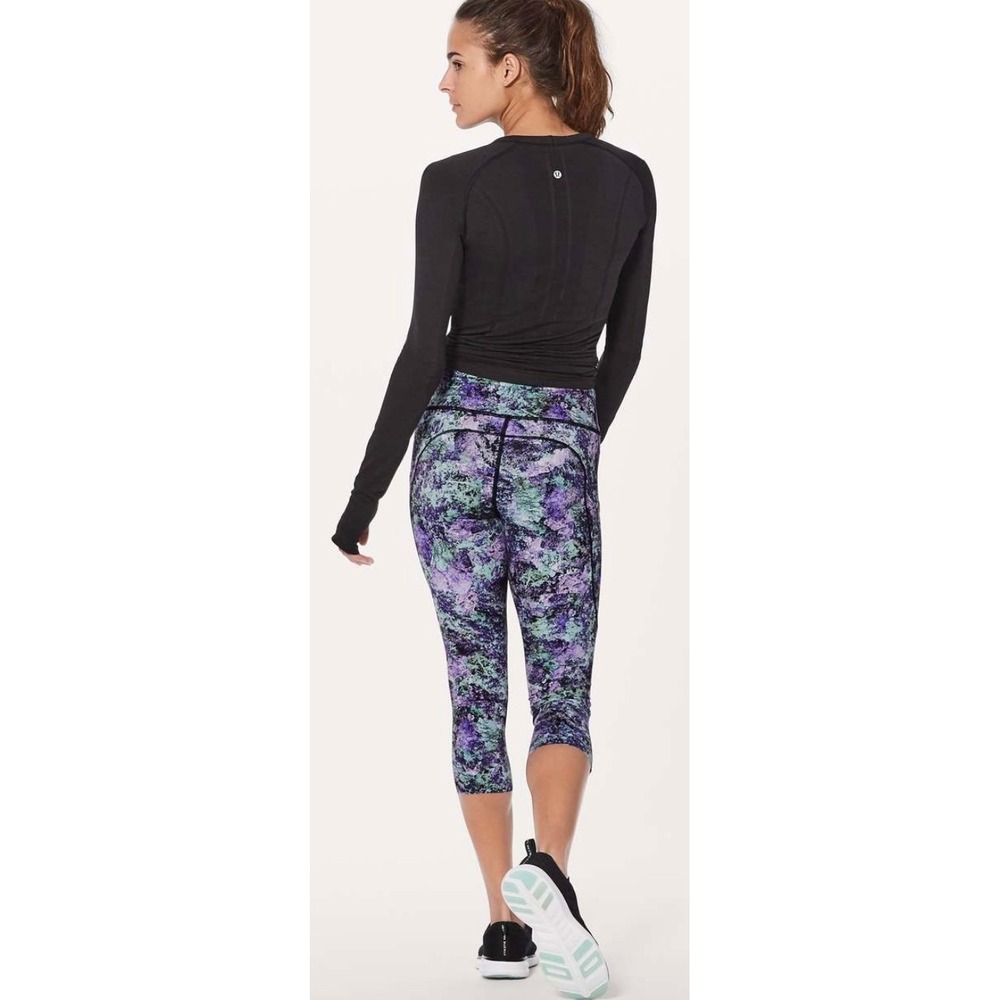 Lululemon Purple Green Abstract Print High Rise Crop Leggings size 6